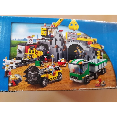 5 - Lego City (6-12) 4204 (Boxed)