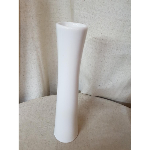 517 - Various of White Vases, Shape, Size (x4) (H:25cm, H:38cm, H:32cm, H:25cm)