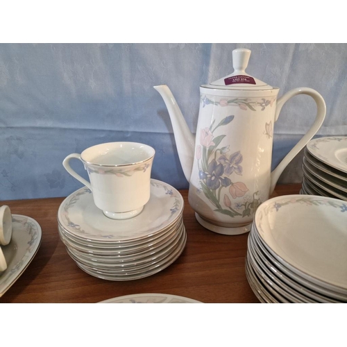 731 - Fine China Dinner Service and Tea Set in 'French Flower' Pattern by 'R.T. 87'