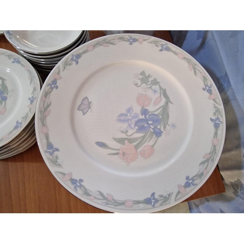 731 - Fine China Dinner Service and Tea Set in 'French Flower' Pattern by 'R.T. 87'