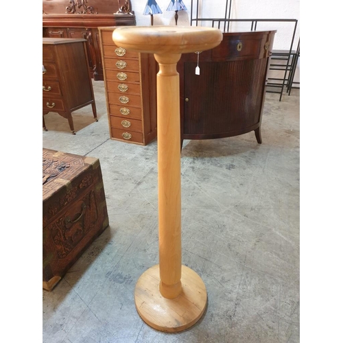 684 - Antique Solid Wood Plant / Lamp Stand with Turned Upright (Approx. Ø: 25, H: 97cm)