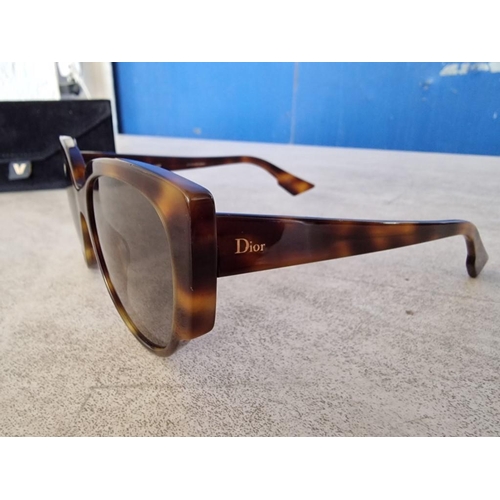 632 - Christian Dior Sunglasses, (SFVO4BHBAC), Tortoise Shell Effect, in Case