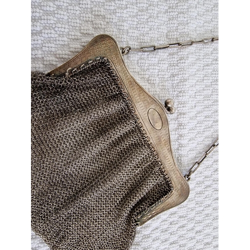 637 - Vintage Sterling Silver (.925) Mesh Purse, (Approx. W: 13cm, Total Weight: 116g).