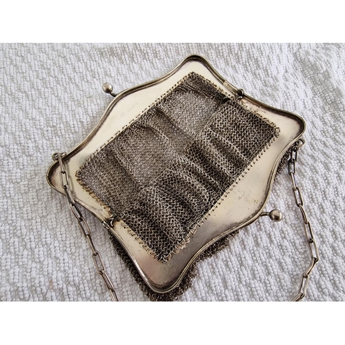 637 - Vintage Sterling Silver (.925) Mesh Purse, (Approx. W: 13cm, Total Weight: 116g).