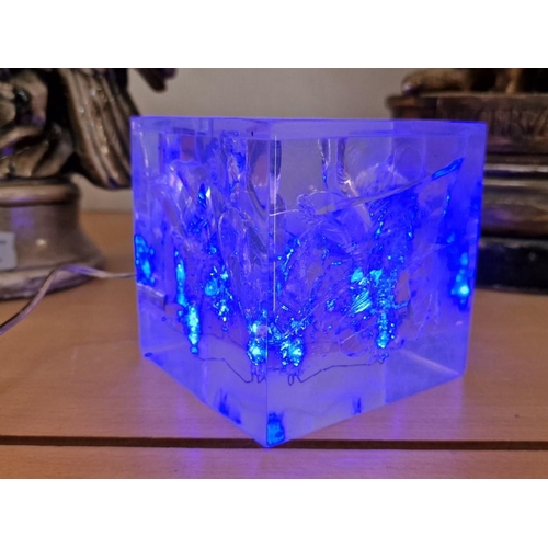 642 - Decorative Plexiglass Cube Lamp by Habitat, (Approx. 10 x 10 x 10cm), * Tested & Working - See Multi... 