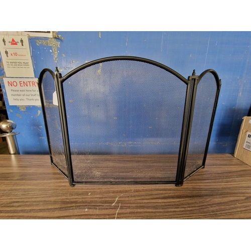 809 - Black Metal 3-Part Fire Screen / Fire Guard