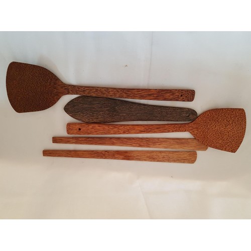 533 - Large Collection of Rustic Wooden Kitchen Tools inc; Corn Grater for Removing Corn from Cob (x12pcs)