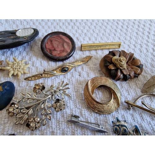 185 - Collection of Approx. 36 x Vintage Broaches