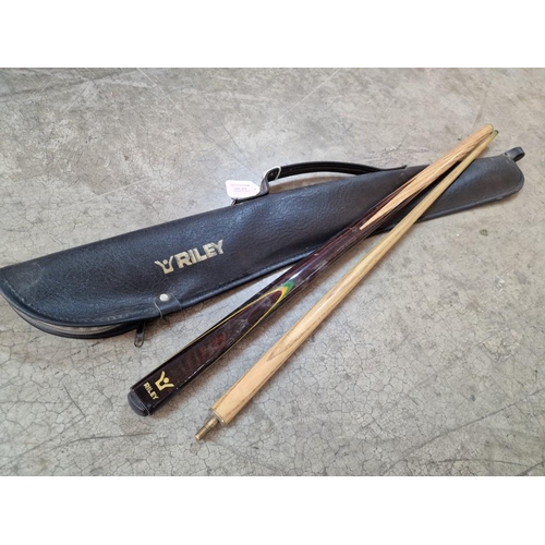 273 - Riley Snooker / Pool Cue with Carry Case