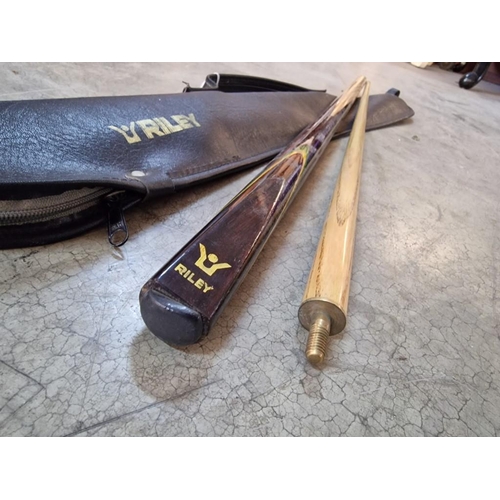 273 - Riley Snooker / Pool Cue with Carry Case