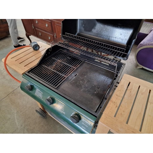 66 - Outback 'Hunter' Gas Barbeque, (Model: THG3302-3)