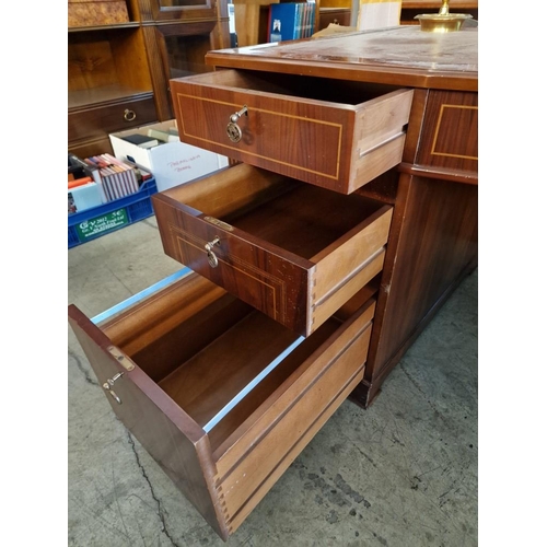 292 - Leather Top Twin Pedestal Desk with 7-Drawers, (Approx. 181 x 85 x 78cm)