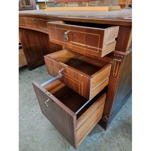 292 - Leather Top Twin Pedestal Desk with 7-Drawers, (Approx. 181 x 85 x 78cm)