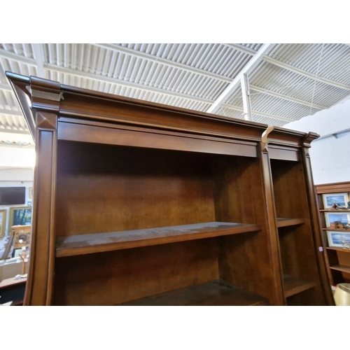 298 - 2-Part Mahogany Executive Office / Library Shelving & Display, (Approx. 140 x 42 x 236cm)