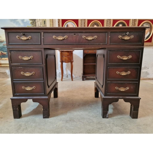 307 - Leather Top Twin Pedestal Desk with 8-Drawers, (Approx. 122 x 61 x 83cm)