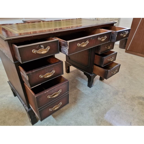 307 - Leather Top Twin Pedestal Desk with 8-Drawers, (Approx. 122 x 61 x 83cm)