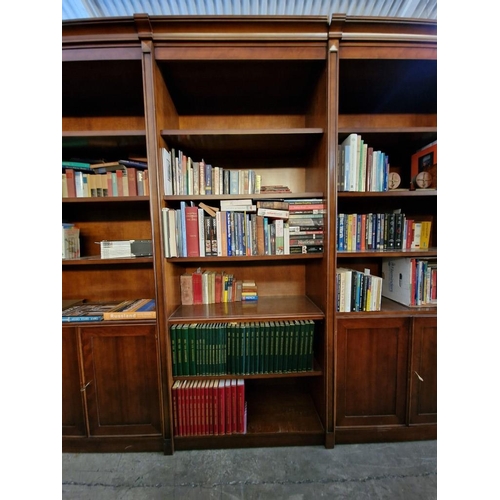 299 - 4-Part Mahogany Executive Office / Library Shelving & Display, with 2 x Double Cupboards, (Approx. 3... 