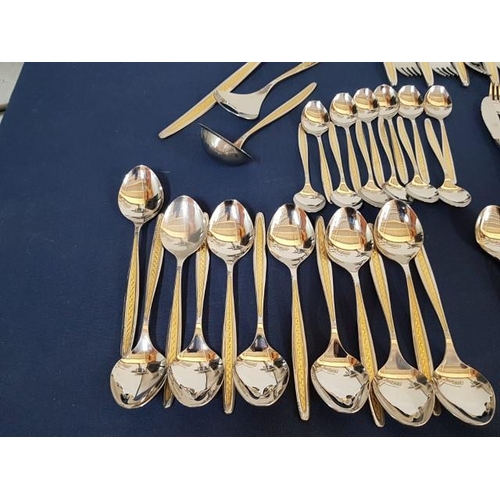 129 - Vintage Flatware Cutlery Pieces, Hoogosil Solingen Germany (18/10) 123pc