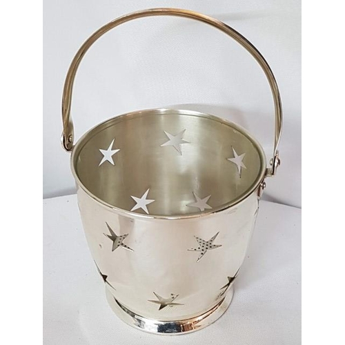 186 - White Metal Ice Bucket Together with Ice Tong (Decor with Stars Pattern) (Ø12.5cm x H:11.5cm)