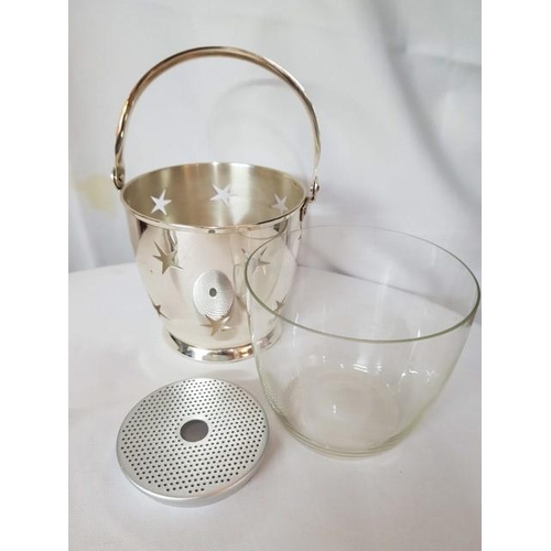 186 - White Metal Ice Bucket Together with Ice Tong (Decor with Stars Pattern) (Ø12.5cm x H:11.5cm)