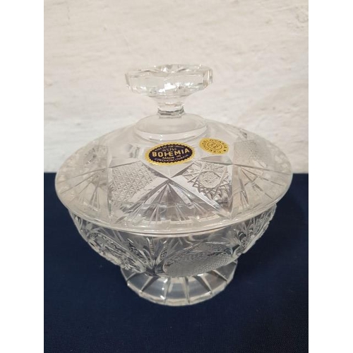 193 - Bohemia Hand Cut Lead Crystal Bon - Bon Bowl with Lid (Ø15cm x H:16cm) and Vase (H:20.5cm) Made in C... 