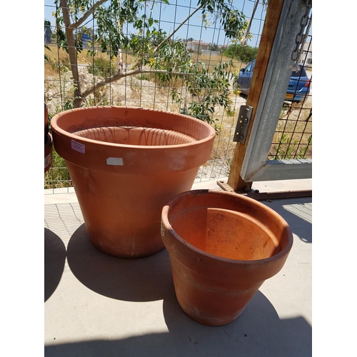 242 - Collection of 6 x Terracotta Plant Pots (1 x Large, 4 x Medium and 1 x Small)