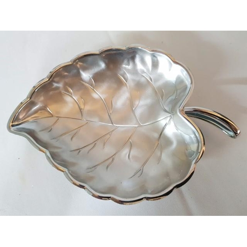 388 - Leaf Dish / Bowl 