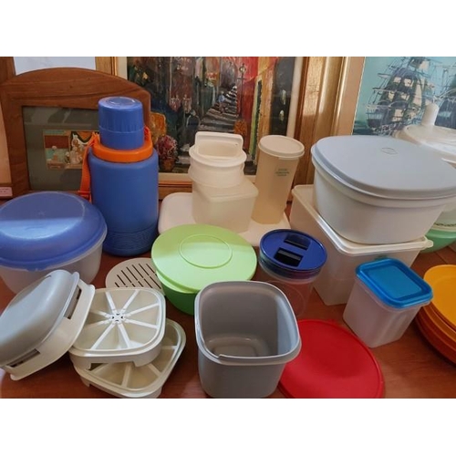 401 - Large Amount of Plastic Storage Items inc; Tupperware with Plastic Plates and Cups