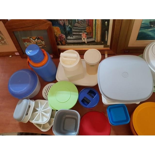 401 - Large Amount of Plastic Storage Items inc; Tupperware with Plastic Plates and Cups