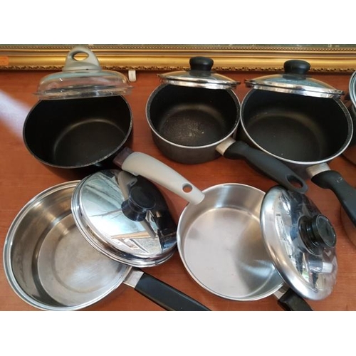 402 - 8 x Saucepans of Various Sizes with Lids