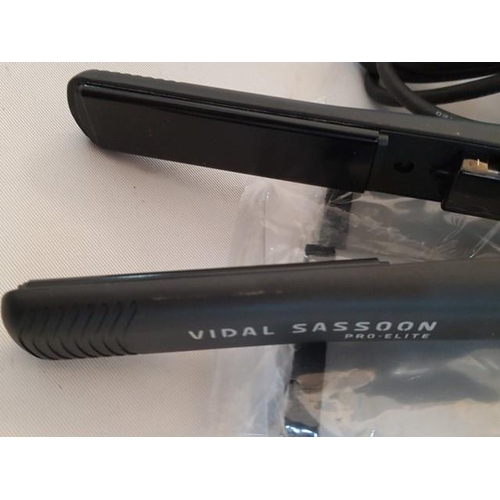 540 - Vidal Sasson Proelite 25mm Ceramic Straightener Together with Phillips 