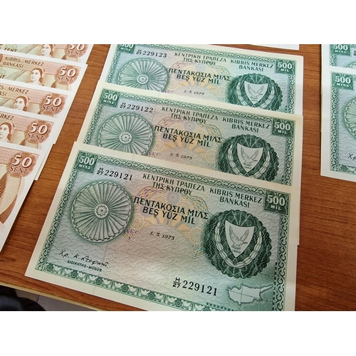 368A - Collection of Vintage Cypriot / Cyprus Bank Notes. 500 Mils: 1979 (x8), 1973 (x3), 1982 (x5), & 1983... 