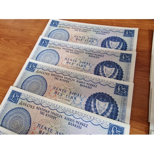 368B - Collection of 10 x 1973 Cypriot / Cyprus £5 Bank Notes, (10)