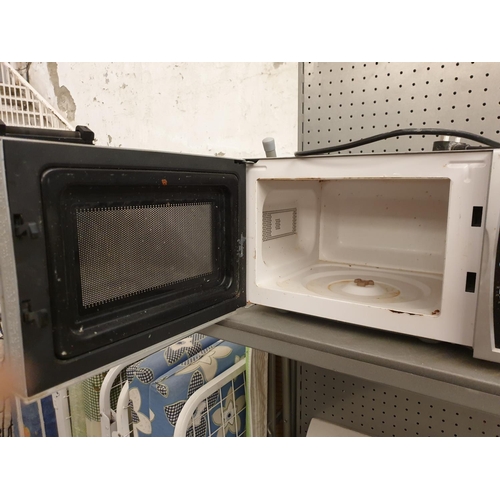 538 - Hyundai Microwave (Un-Tested, No Plate)