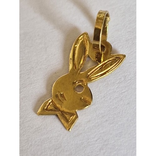 60 - 18ct Gold Bunny Rabbit Pendant, (Approx. 0.3g, H: 12mm)