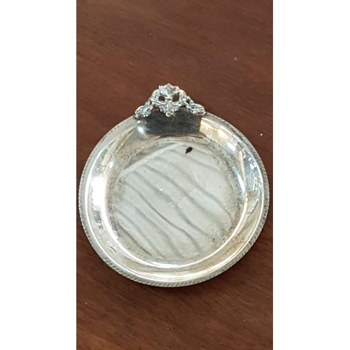 155 - Small Silver (.830) Vintage Style Dish / Plate (Ø8cm, Total Weight 28gr) Decorated with Bow