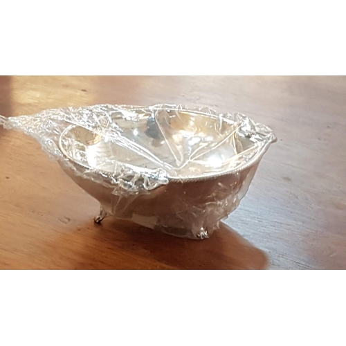 190 - Vintage Style Silver (.830) Bon Bon Bowl Decorated with Legs and Bows (Ø10cm x H:4cm) Total Weight 8... 