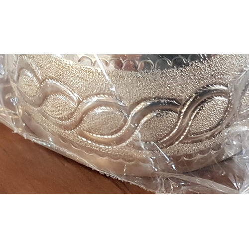 195 - Small Silver (.830) Bowl with Legs and Vintage Style Pattern (Ø9cm x H:5.5cm) Total Weight 69gr (Un-... 