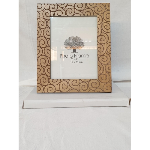 237 - Large Decorative Photo Frame (22 x 27cm)