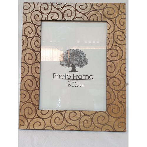 237 - Large Decorative Photo Frame (22 x 27cm)