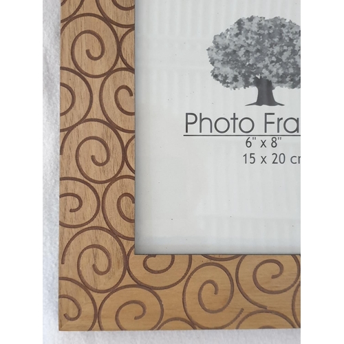 237 - Large Decorative Photo Frame (22 x 27cm)