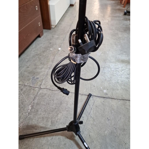 130B - Mackie SRM150 Compact Active Monitor with Stand and XLR Cable