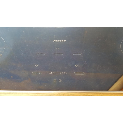 151 - Miele Ceramic Hob, 8 - Zones (93 x 51.5cm) *Working when Lotted*