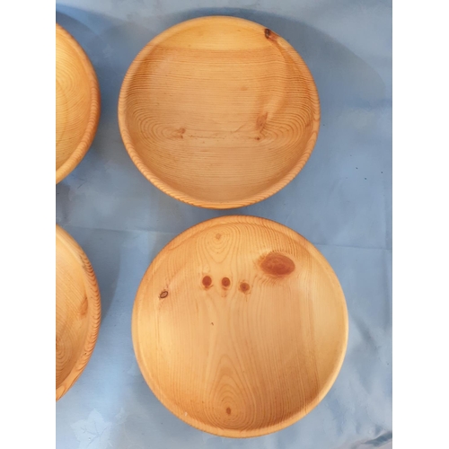 176 - Collection of 6 x Wooden Hand Made Woodmen Pera Pedi, Bowl / Plates (Ø19cm each)