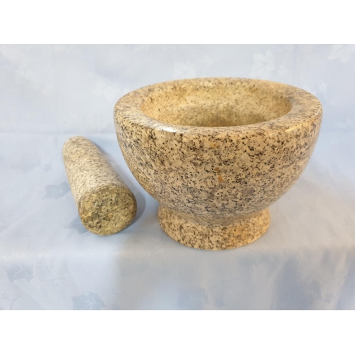 241 - Large Granite Pestel (L:17cm) and Mortar (H:13cm x Ø:18cm)