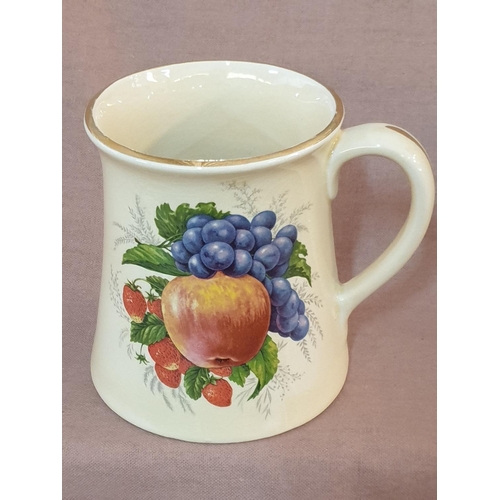 105 - Crown Devon Pottery Mug (Designed Specially for Fortnum & Mason) (H:12cm x Ø10.5cm)