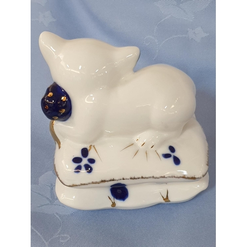 287 - White Kitten with Light Blue Eyes and Navy Blue Bow in Gold Colour Dots - Porcelain Figurine (H:10cm... 