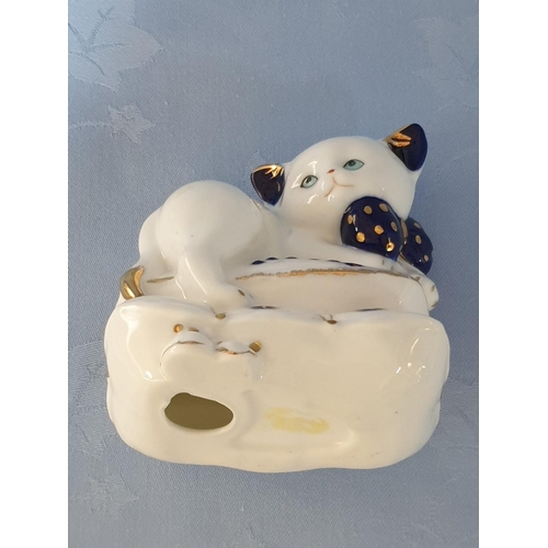 287 - White Kitten with Light Blue Eyes and Navy Blue Bow in Gold Colour Dots - Porcelain Figurine (H:10cm... 