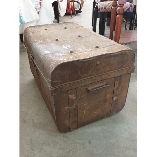 70 - Metal Traveling Trunk (69cm x 35cm x 45cm)