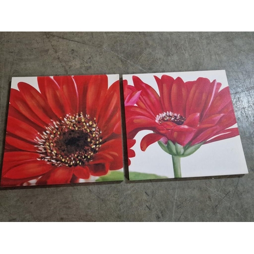 570f - 2-Part Canvas Picture of Red Flowers, (2)